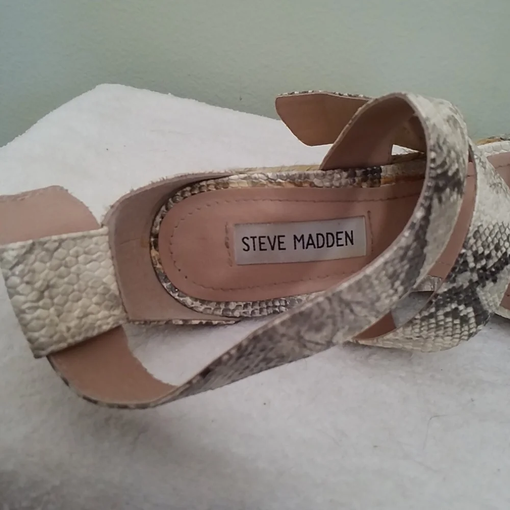 Steve Madden Snakeprint Velari  Sandal Size 7.5